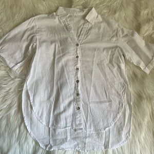 Women’s White Button-Up Short Sleeve Shirt